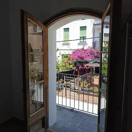 Apartamento De Diseno Cerca De Tren, Playa Y Bcn Masnou Exteriör bild
